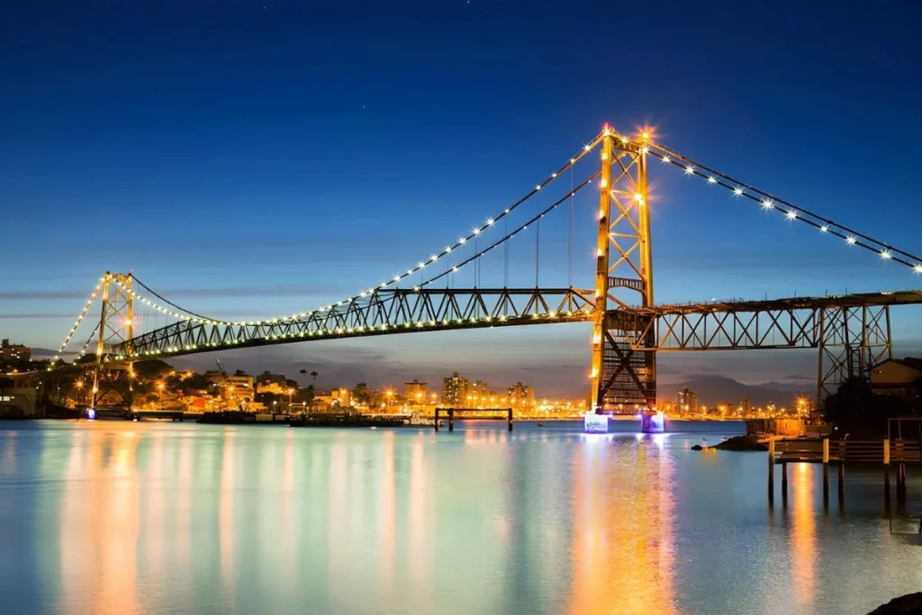 passeios em florianópolis ponte hercílio luz