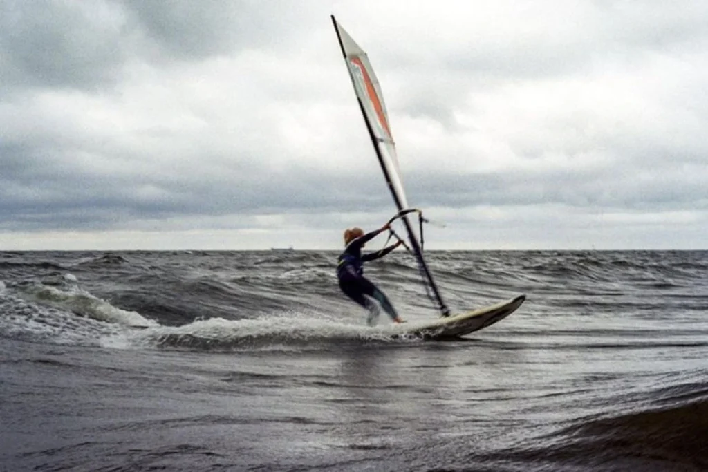 windsurf esportes no norte da ilha
