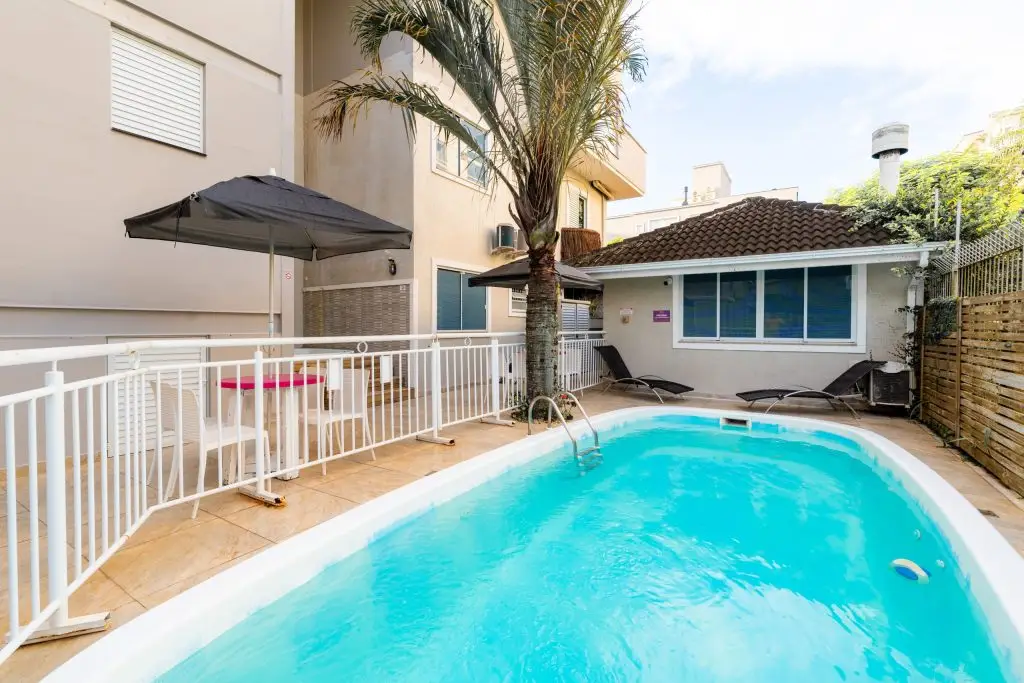 área da piscina do Bossa Jurerê Hotel