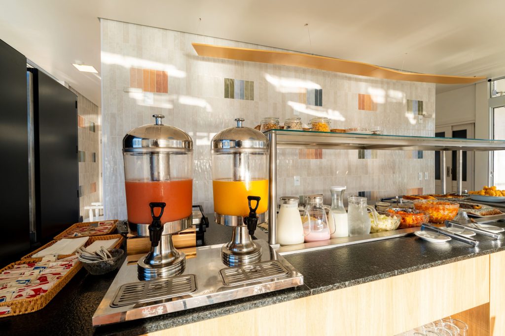 imagem do café da manhã do Bossa Jurerê Hotel