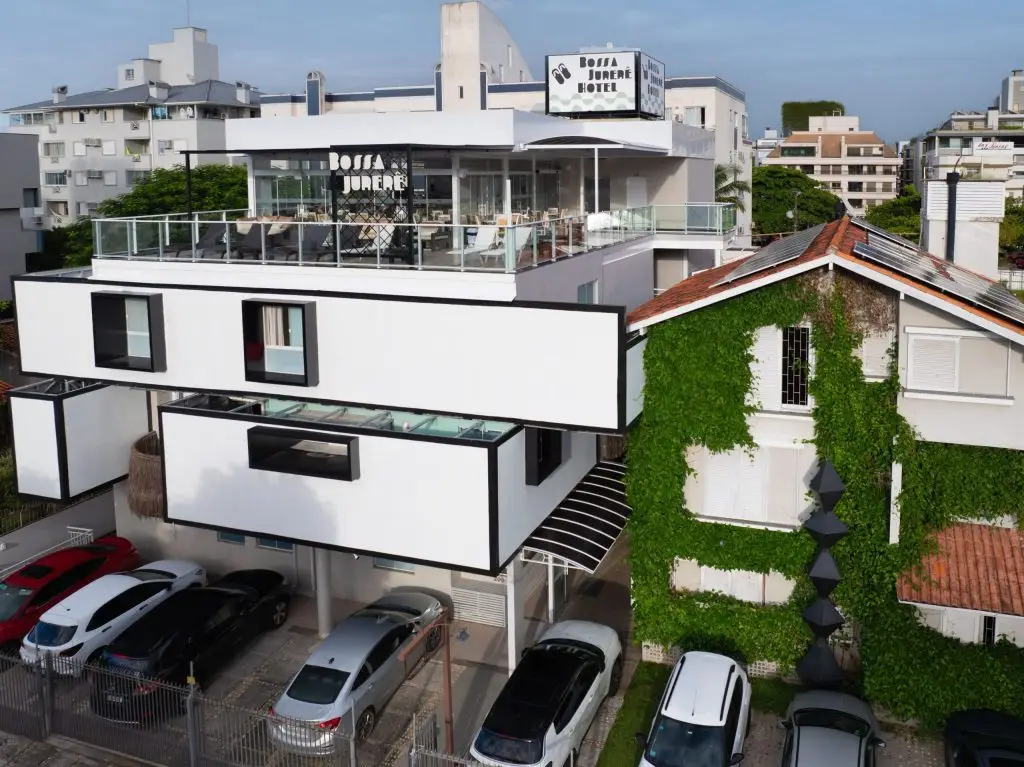 fachada do Bossa Jurerê Hotel
