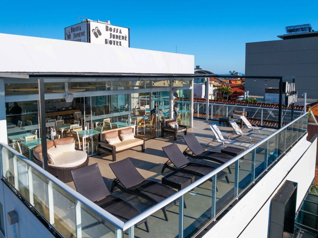 Imagem do rooftop do Bossa Jurerê Hotel